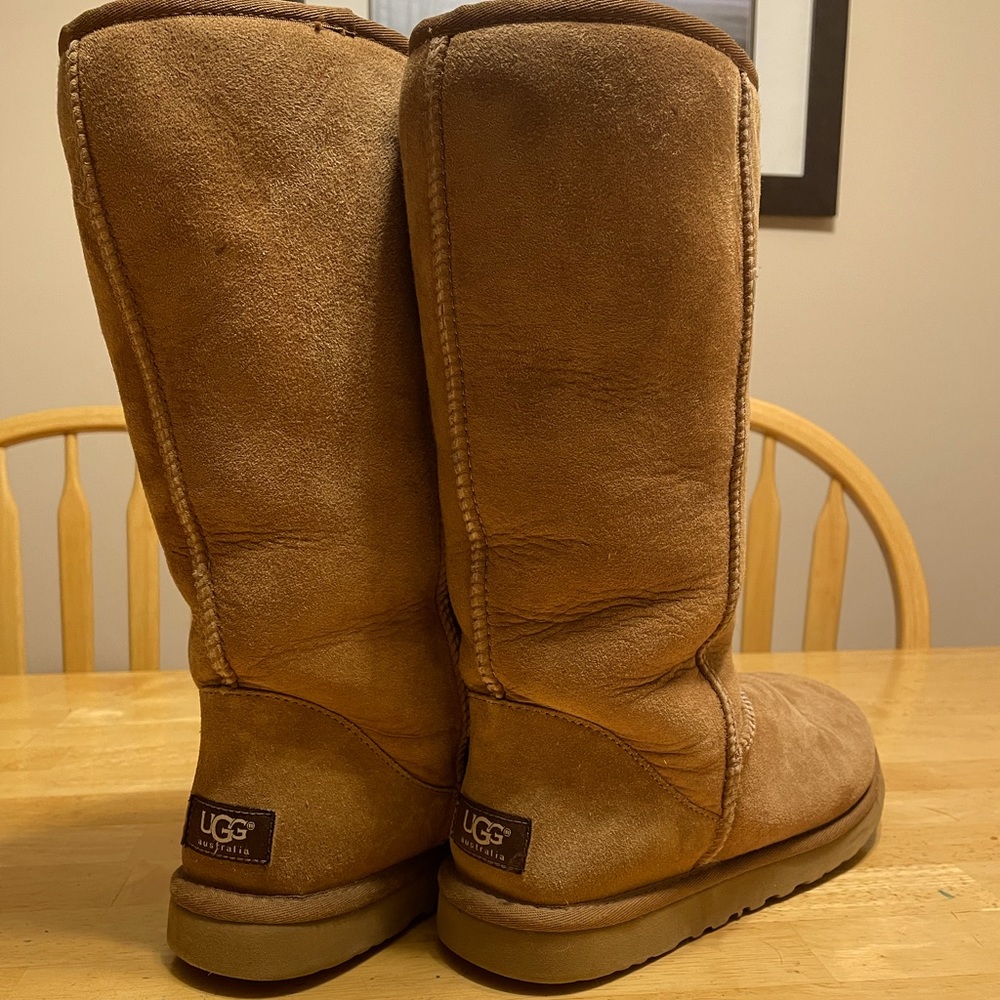 Great Condition Chestnut Tall Uggs